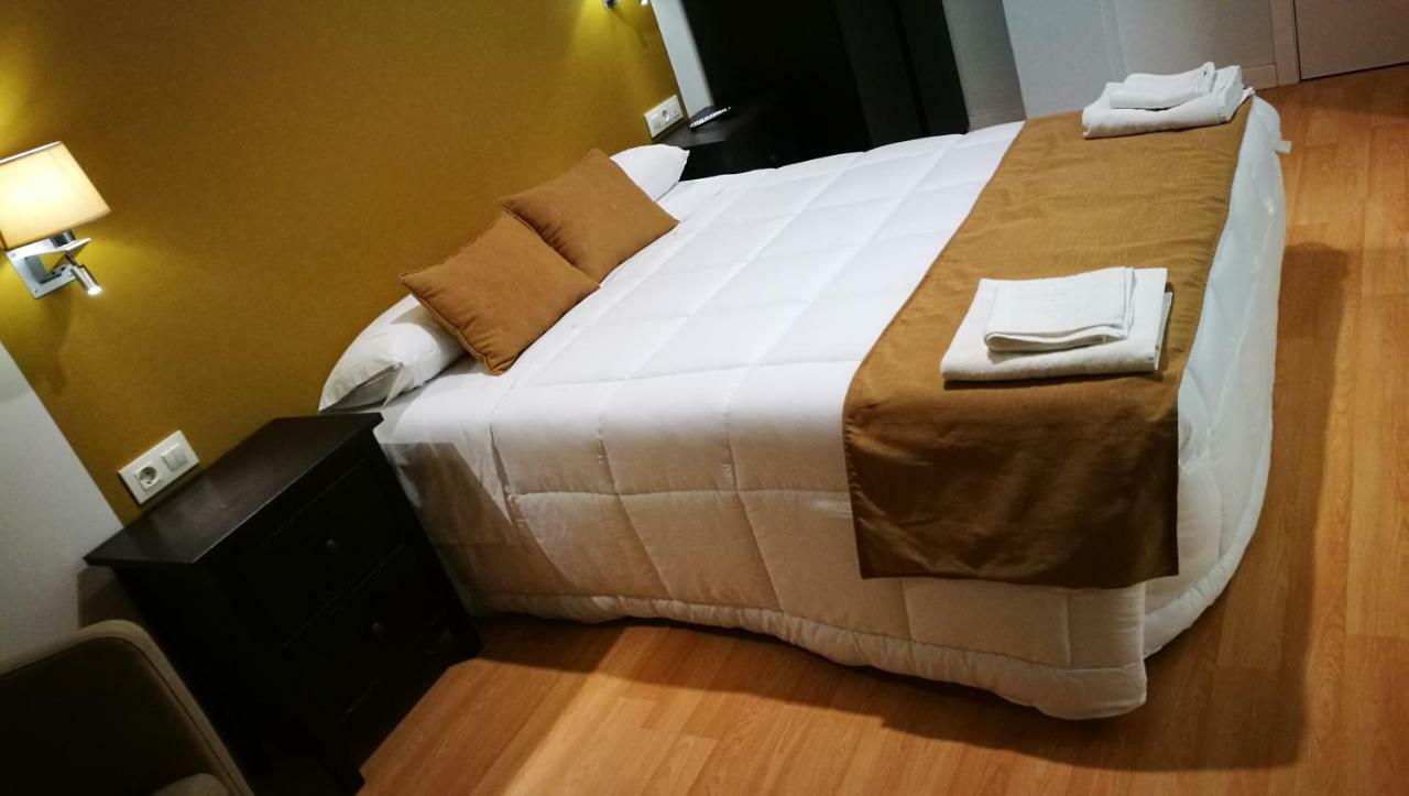 Hotel Moya Навалморал де ла Мата Екстериор снимка