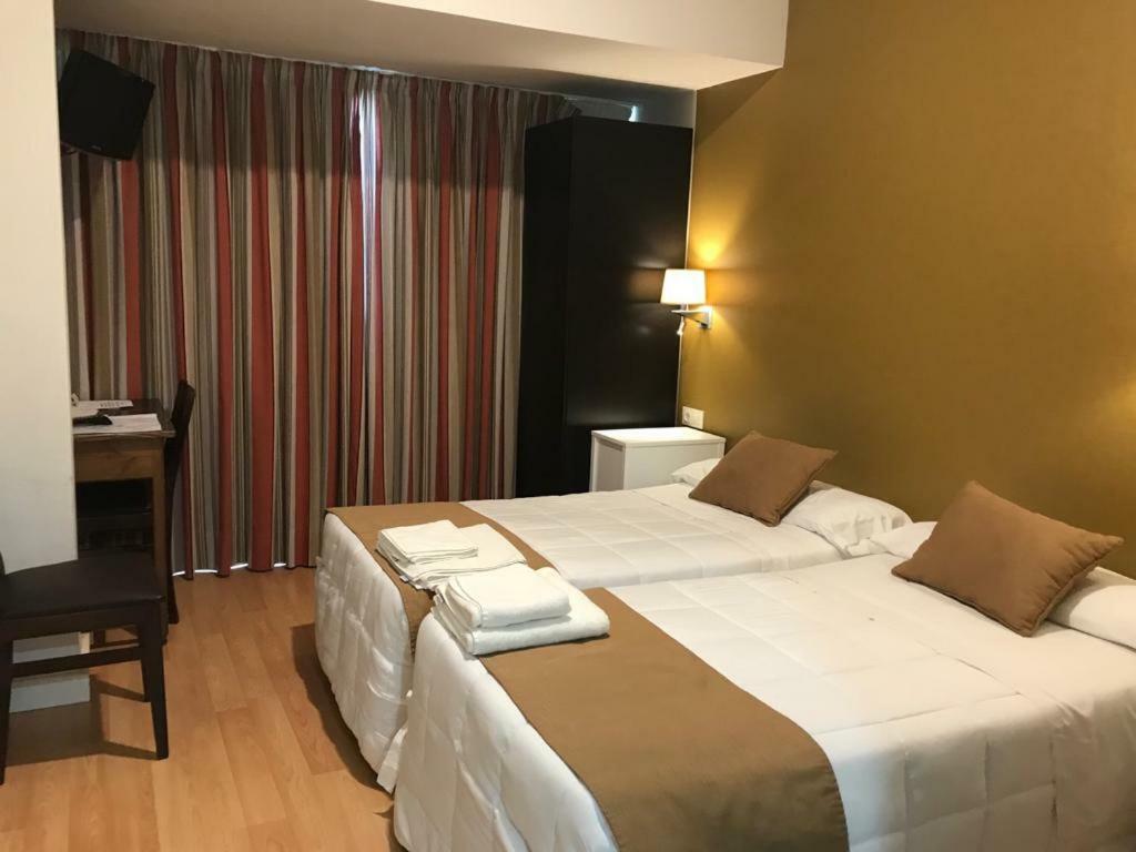 Hotel Moya Навалморал де ла Мата Екстериор снимка