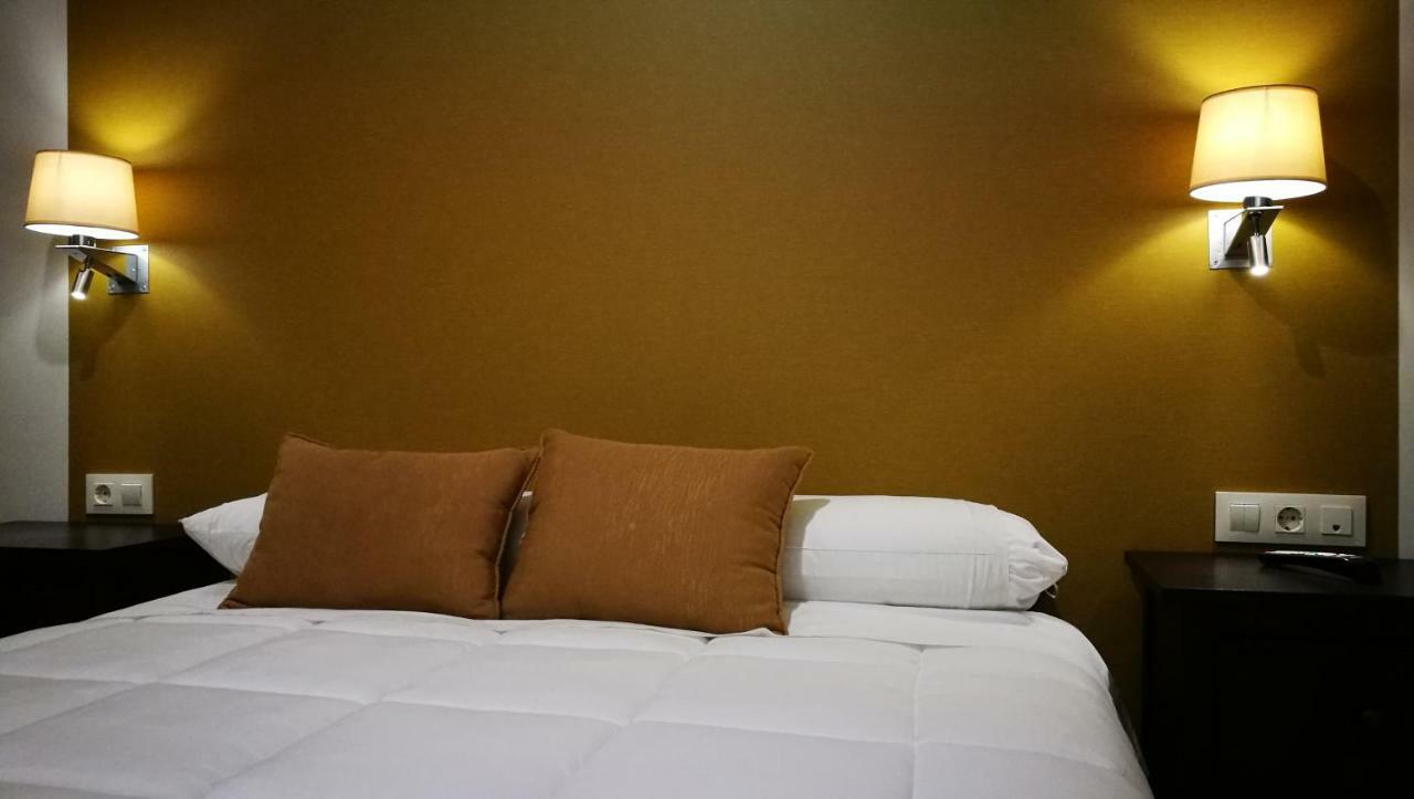 Hotel Moya Навалморал де ла Мата Екстериор снимка