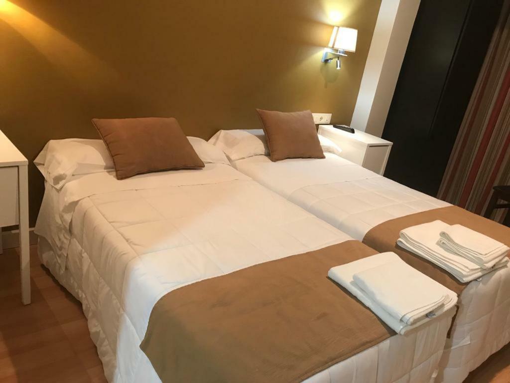 Hotel Moya Навалморал де ла Мата Екстериор снимка